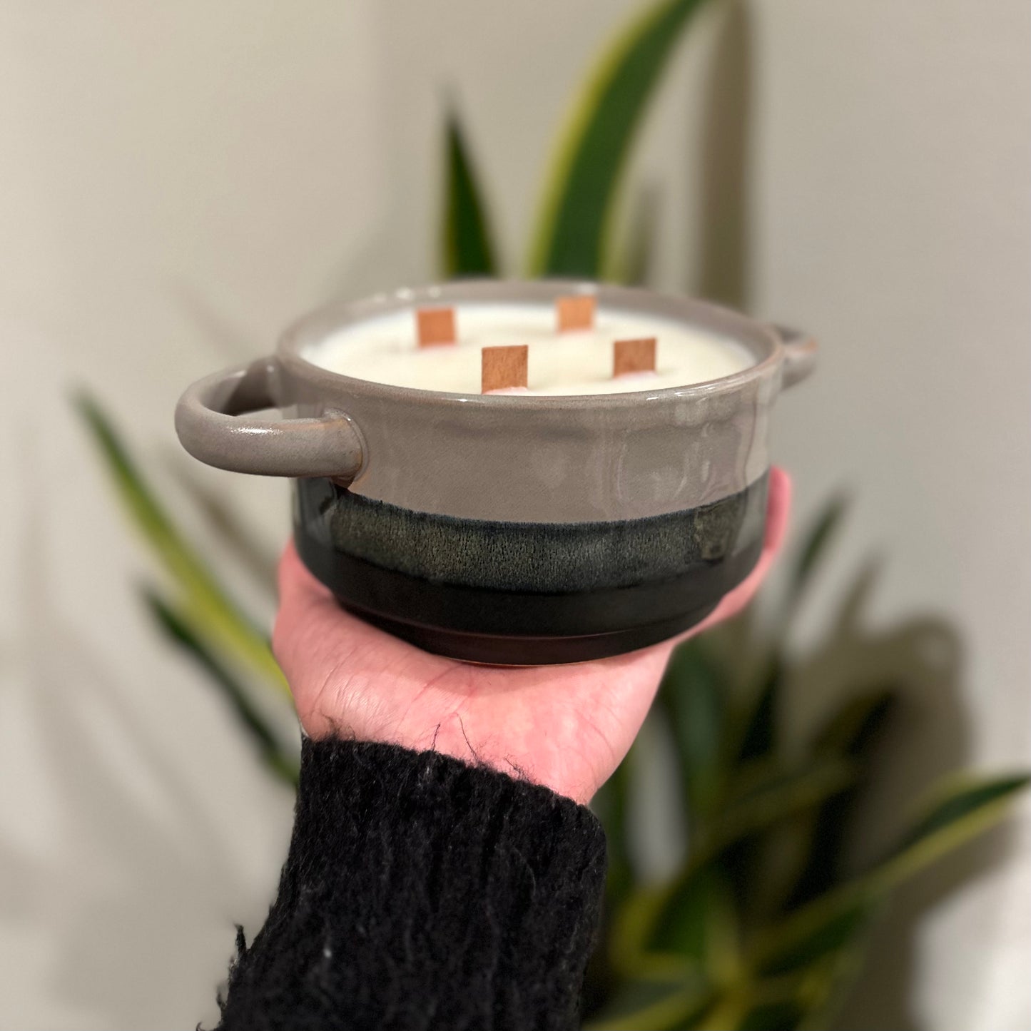 4 Wick Handled Pot Candle - Charcoal